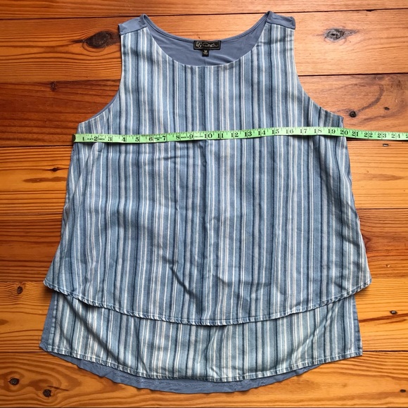 DG2 Diane Gilman Blue Soft Denim Striped Tank Top, EUC, M - Picture 7 of 13